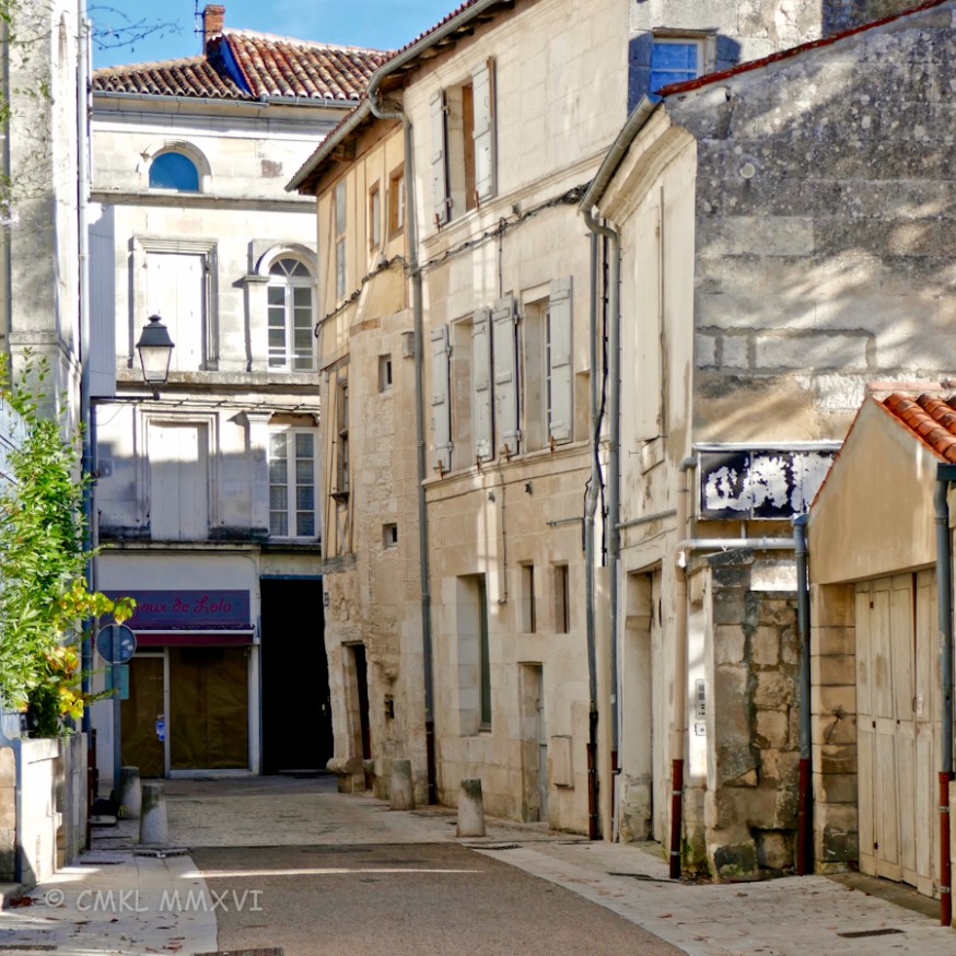 Urban Scenes Saintes