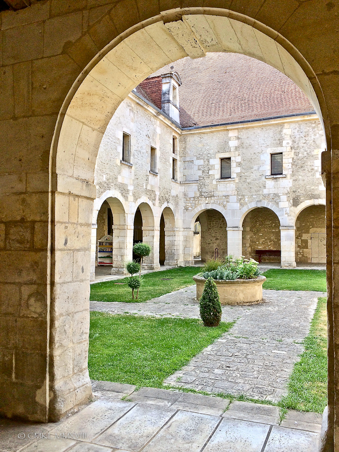 Cognac.VieuxVille.01-0409