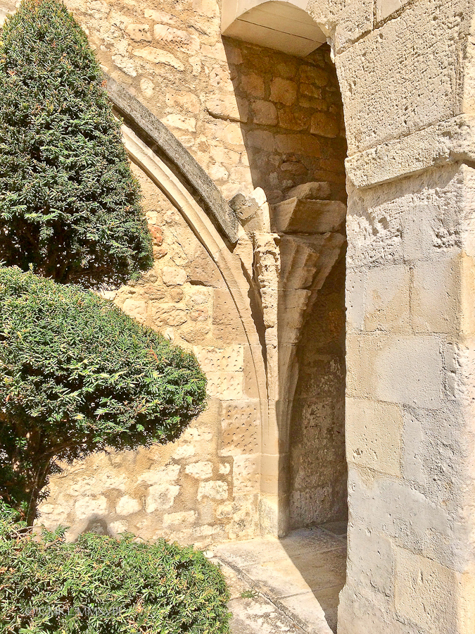 Cognac.VieuxVille.02-0412