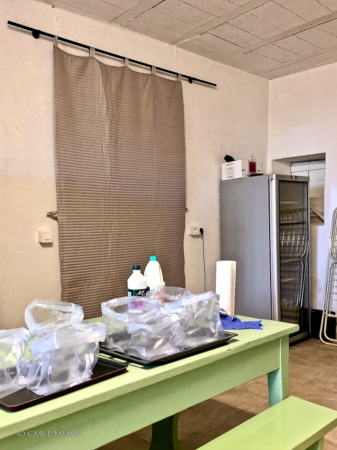 Isolation.Food.02-0769